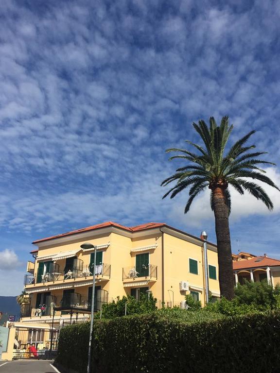 Albergo Villa Ada Borgio Verezzi Exterior photo